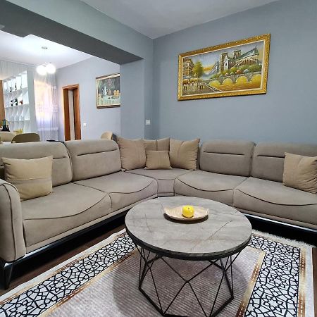 Jon'S Apartment 티라나 외부 사진