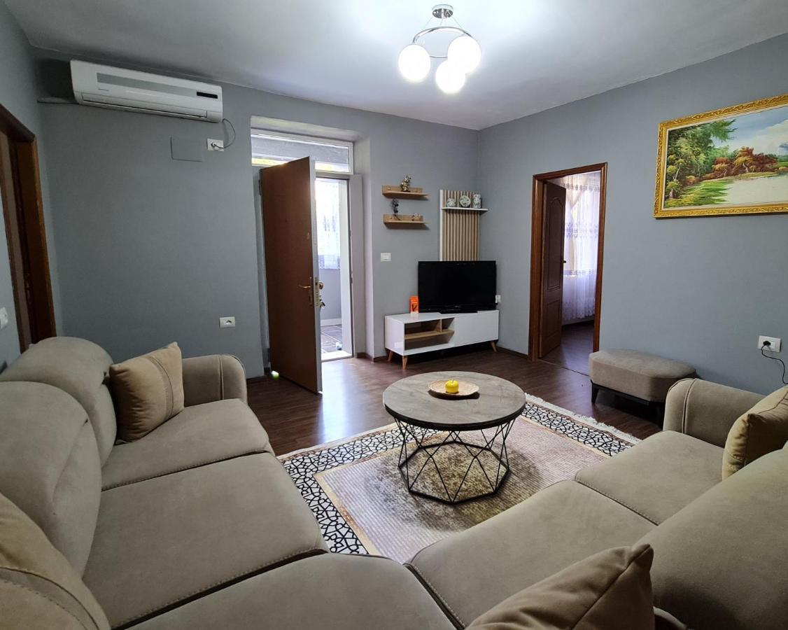 Jon'S Apartment 티라나 외부 사진